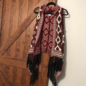 Romeo + Juliet couture sleeveless long sweater vest